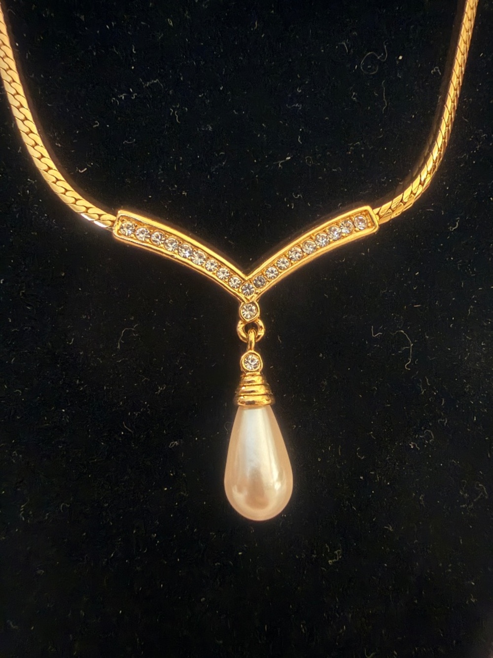 Quality  Gold Chevron Rhinestone & Teardrop Pearl Bridal Choker Necklace — 15"